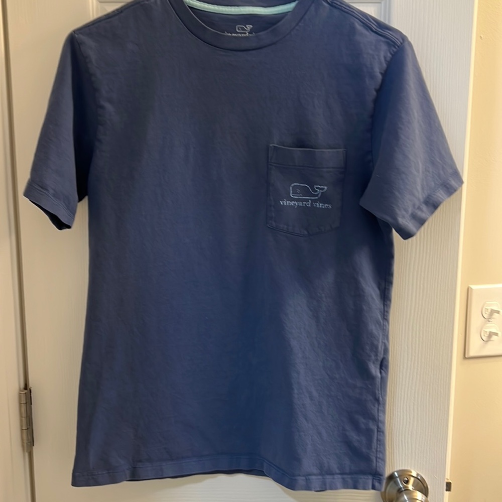 vineyard vines tee shirt